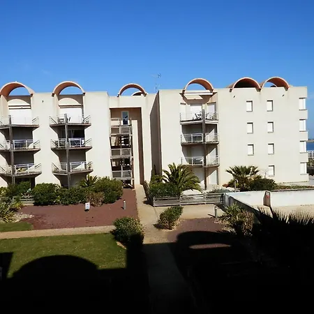 Apartment : T3 Pieds Dans L'eau, Piscine, Parking, 6/7 Pers, Confort Moderne - Fr-1-796-64 *
